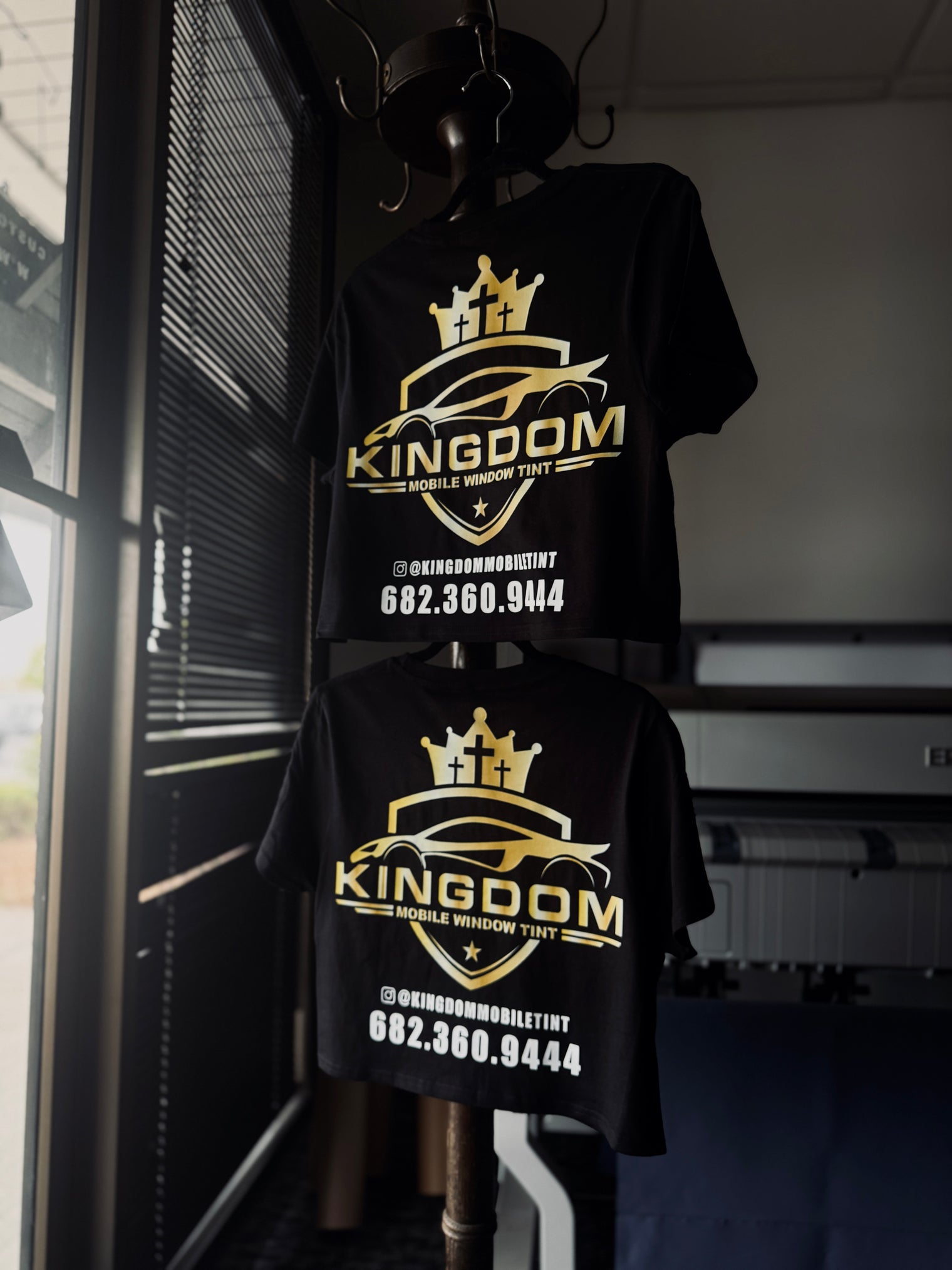 (NO MINIMUM) RELAXED FIT CROPPED TEE (Black) (Women’s)DTF PRINT